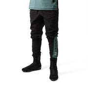 #colour_black-teal