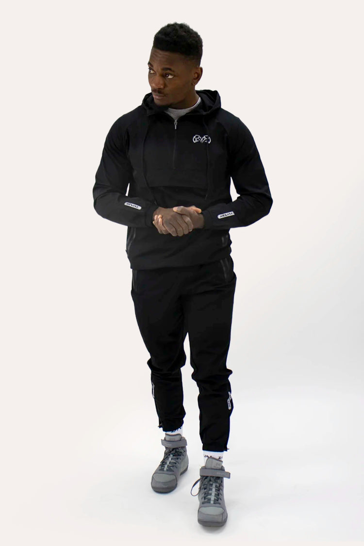 R-2024-track-black03_750x.webp